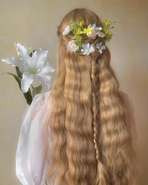 Elvish Hairstyles, Istoria Artei, Flowers In Her Hair, Long Blonde, Princess Aesthetic, Long Blonde Hair, On My Mind, Dream Hair, Aesthetic Hair