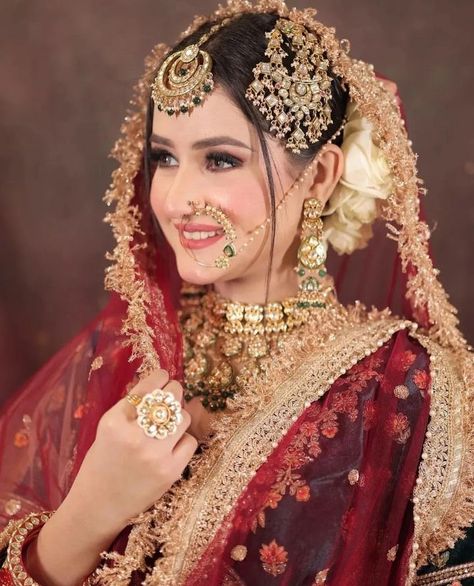 Pakistani Bridal Makeup Red, Bridal Makeup Pictures, Makeup Consultation, Pakistani Bridal Hairstyles, Bridal Makeup Tips, Pakistani Bridal Makeup, Bridal Lehenga Designs, Bridal Makeup Images, Bride Dress Simple