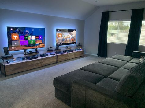 Small Game Rooms, House Shopping, Video Game Room Design, Living Room Setup, Video Game Rooms, Bedroom Setup, Gaming Room Setup, Gamer Room, Cinema Room