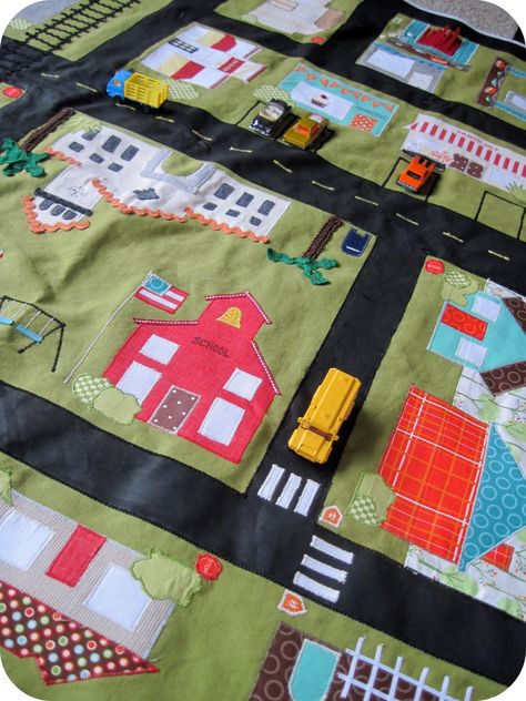 Describe your pin... Car Play Mats, Felt Play Mat, Boy Quilts, Patchwork Quilting, Kid Toys, Sewing Toys, Baby Crafts, Felt Toys, Play Mat