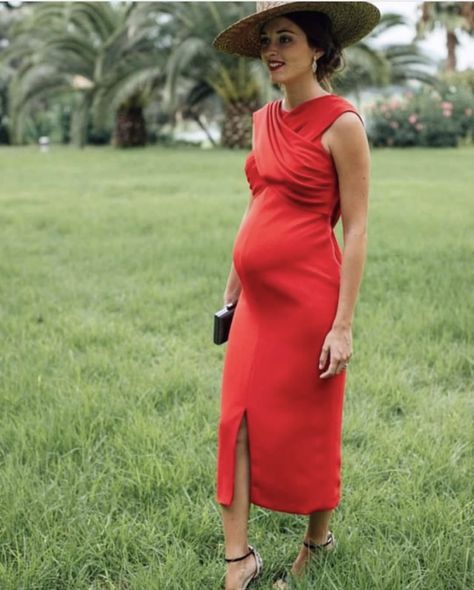 Modista Isabel Nuñez, fotografo Kiwo Studio Pregnancy Party Dress, Pregnant Dress Elegant, Maternity Evening Gowns, Pregnant Party Dress, Maternity Evening Dress, Formal Maternity Dress, Stylish Maternity Outfits, Pregnancy Looks, Stylish Maternity