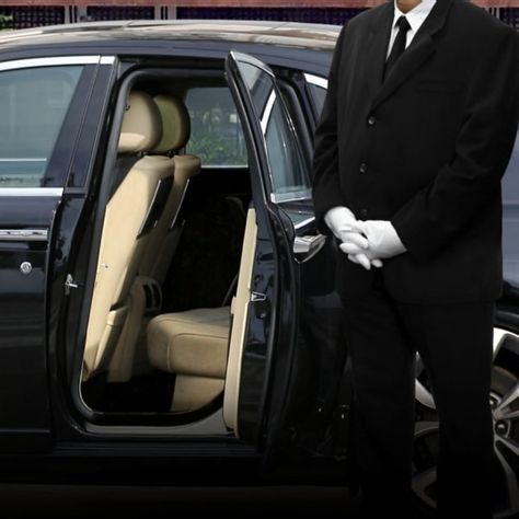 You are looking forward to getting quality services with less fare then you can book limousine service San Diego from this prominent car service. Black Limousine, Black Car Service, A Royal Affair, Miami Photos, Opening Car, Chauffeur Service, L Lawliet, Rich Family, Fake Friends