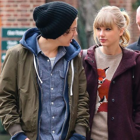 Taylor Swift And Harry Styles, Taylor Swift Profile, Harry Styles Dating, Harry Taylor, Harry Style, Divorced Parents, Blake Griffin, Divorce And Kids, All About Taylor Swift