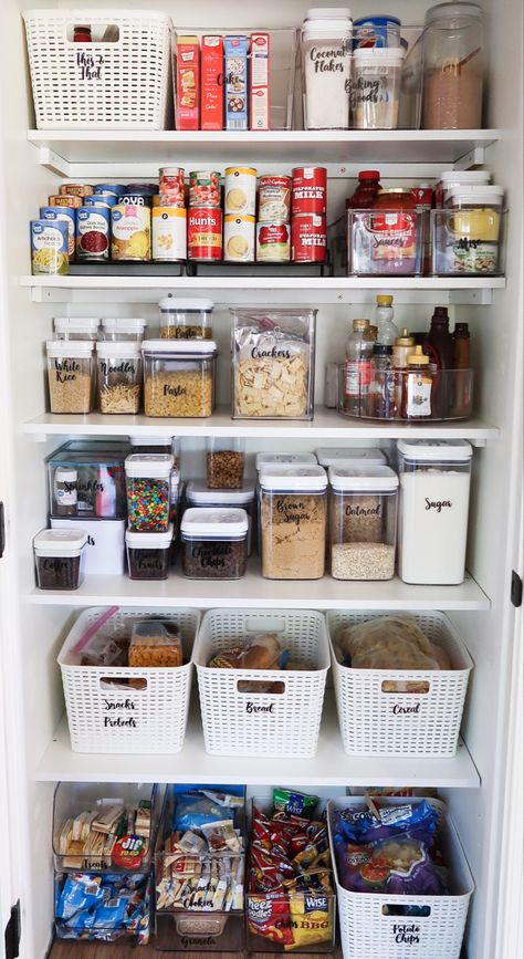 Clean Storage Ideas, Pantry Organization Small Space, Small Kitchen Pantry Organization Ideas, Home Organization Small Spaces, Pantry Organization Cheap, Small First House Ideas, Organizing Ideas For Pantry, How To Organize A Small Pantry, Organize Pantry Cabinet