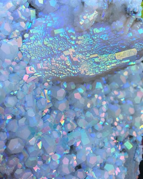 Moonstone Aesthetic Wallpaper, Rainbow Moonstone Aesthetic, Iridescence Aesthetic, Moonstone Crystal Aesthetic, Iredesant Aesthetic, Moonstone Aesthetic, Fire Aura, Crystal Mountain, Crystal Aesthetic