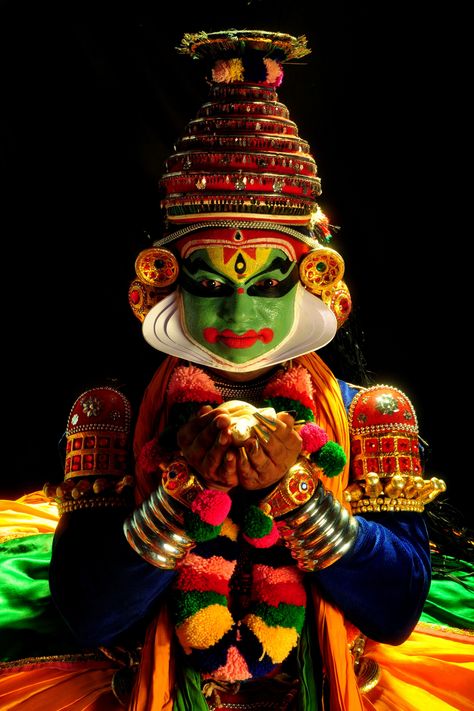 Kathakali Wallpapers - Top Free Kathakali Backgrounds - WallpaperAccess Candle Painting Art, Kathakali Face, Smiley Face Images, Phone Wallpaper Hd, Indian Classical Dancer, Bharatanatyam Poses, Dance Of India, Indian Classical Dance, Kerala Mural Painting