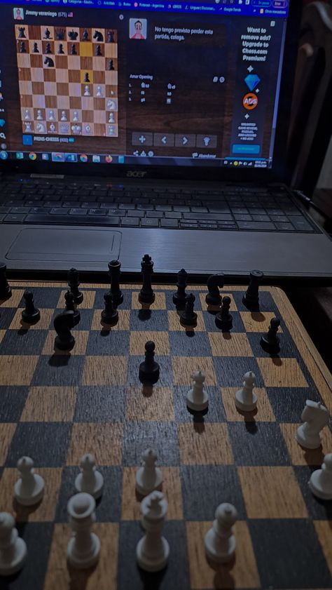 Chess Pfp Aesthetic, Chess Game Aesthetic, Chess Notes, Chess Board Aesthetic, Chess Basics, Chess Aesthetic, Free Board Games, Chess Tactics, Chess Books