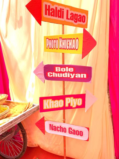 Haldi Props Ideas Diy, Haldi Selfie Booth, Haldi Theme Ideas, Haldi Props Ideas, Dholki Props, Haldi Entry Ideas, Wedding Signboard, Haldi Props, Mayoon Decor