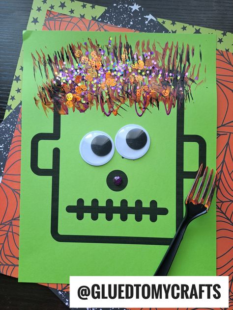 Fork Painting, Monster Hair, Halloween Party Craft, Halloween Activities Preschool, Hair Craft, Painting Pumpkin, Halloween Crafts Preschool, Preschool Art Projects, Monster Craft