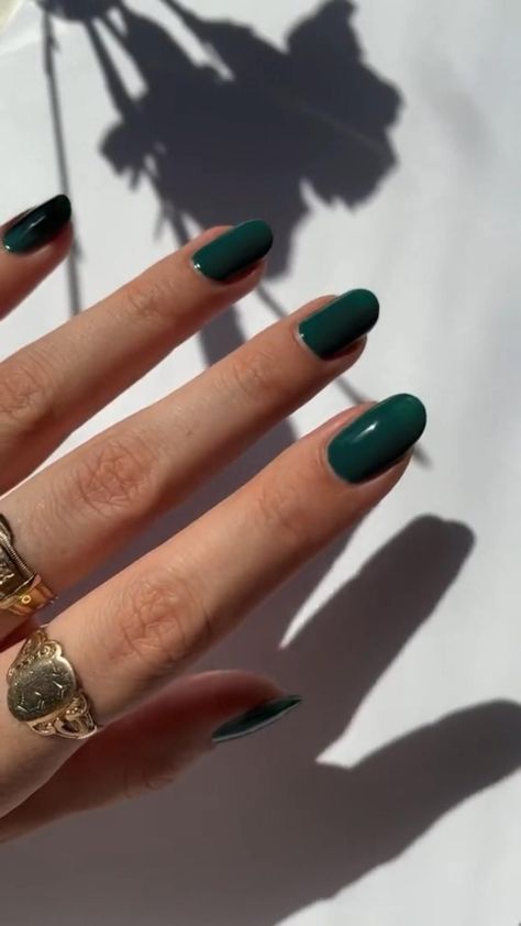 Dark Green And Tan Nails, Nail Designs Long Nails, March Nail Colors, Nail Art On Short Nails, Art Ideas Acrylic, Acrylic Nails Green, Short Nails Gel, Nail Art Gel Nails, Gel Nails Nail Art