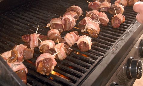 Goose Breast Recipe, Wild Duck Recipes, Cooked Duck, How To Cook Duck, Duck Breast Recipe, Goose Recipes, Poppers Recipe, Bacon On The Grill, Duck Breast