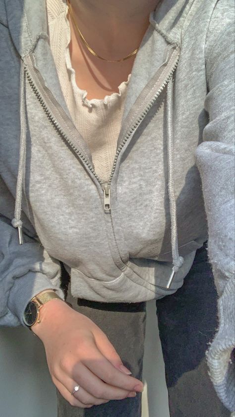 Zip Ip Outfit, Black Zipup Hoodie Outfit Aesthetic, Gray Zip Up Jacket Outfit, Gray Top Outfit Aesthetic, Cropped Gray Jacket Outfit, Gray Cropped Hoodie Outfit, Grey Zipup Hoodie Outfit, Grey Zipup Outfit, White Zip Up Hoodie Outfit Aesthetic