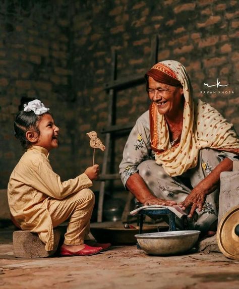 Old Love Photography, Village Mother Photography, Mother's Pic, Punjab Culture, Mother Son Photos, New Hd Pic, Punjabi Culture, Village Photography, New Background Images