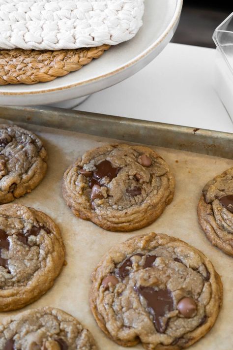 Chocolate Desserts, Winter Cookies, Best Chocolate Chip Cookie, Milk Chocolate Chips, Chewy Cookie, Sweet Taste, Cookies Recipes Chocolate Chip, Food Obsession, Pretty Food