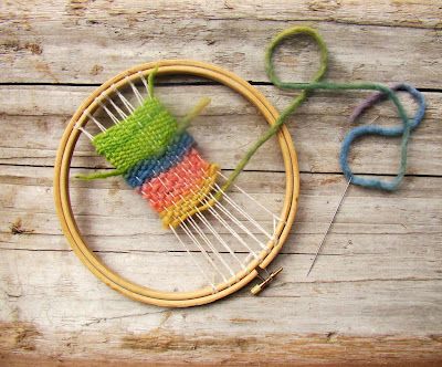 What Can You Make With an Embroidery Hoop? - The Crafty Blog Stalker Hoop Weaving, Weaving Loom, Weaving Projects, Class Ideas, Summer Diy, Loom Weaving, Craft Blog, Macrame Diy, Loom Knitting