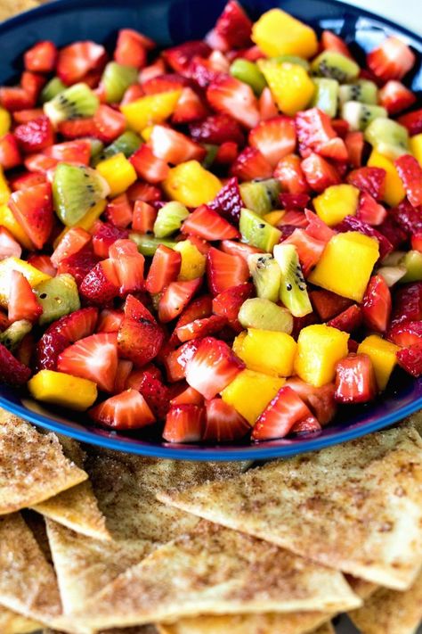 Fruit Salsa Recipe, Fruity Snacks, Cinnamon Chips, Fruit Salsa, Citrus Fruits, Salsa Recipe, Good Pizza, Appetizer Snacks, Fruit Salad