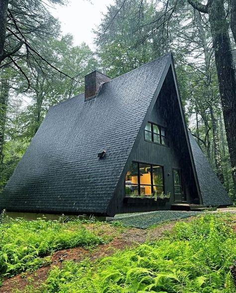 A Frame House - Black A-frame 🏠😍 Black A Frame House Exterior, Black A Frame House, Black A Frame, Frame Cabins, Attic Office, Triangle House, A Frame Cabins, A Frame House Plans, Forest Cabin