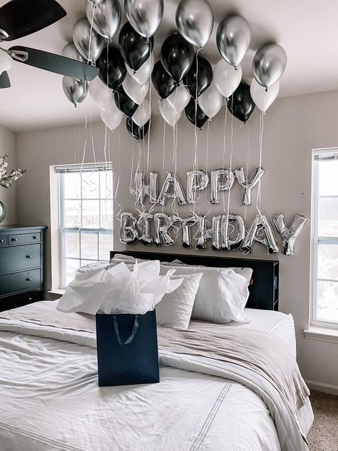 Happy Birthday Backgrounds, Birthday Decor For Him, Husband Birthday Decorations, Birthday Room Surprise, Birthday Surprise For Husband, Boyfriends Birthday Ideas, Birthday Backgrounds, Happy Birthday Background, Surprise Birthday Decorations