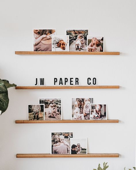 Family Photo Ledge, Canvas And Shelves On Wall, Letter Display Ideas, Letter Ledge Wall, Bedroom Letter Board, Printed Photo Ideas Display, Polaroid Display Ideas, Wall Letter Board, Deep Letters