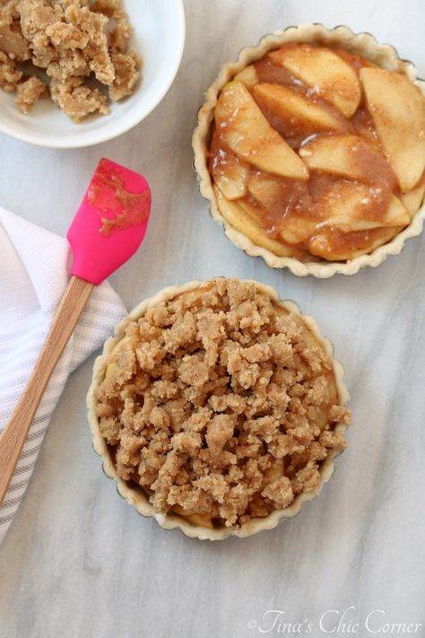 Mini Apple Pie Crumble, 4 Inch Apple Pies, Small Apple Crumble, Essen, Small Batch Apple Pie, Small Batch Apple Crumble For Two, Small Batch Apple Crumble, Apple Crumble For 2, Personal Apple Crumble