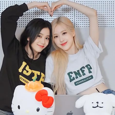 chaesoo | rose and jisoo blackpink icons lq Bts Insta, Balance Game, Enfp Personality, Games For Fun, Rosé Jisoo, Blackpink Members, All Eyes On Me, Jisoo Blackpink, Blackpink And Bts