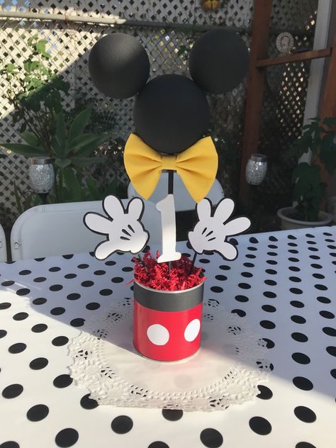 Birthday At Park, Mickey Mouse Birthday Party Decorations, Γενέθλια Mickey Mouse, Mickey Mouse Theme Party, Mickey Mouse Party Decorations, Mickey Mouse Birthday Theme, Miki Fare, Décoration Baby Shower, Mickey Mouse Centerpiece