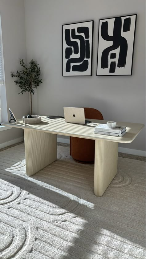 Small Office Aesthetic Ideas, Office With Round Table As Desk, Organic Desk Design, Scandi Office Space, Dream Home Offices, Graphic Design Studio Workspaces, Office Space Minimalist, Small Office Design Interior Workspace Inspiration, Real Estate Office Design Interiors