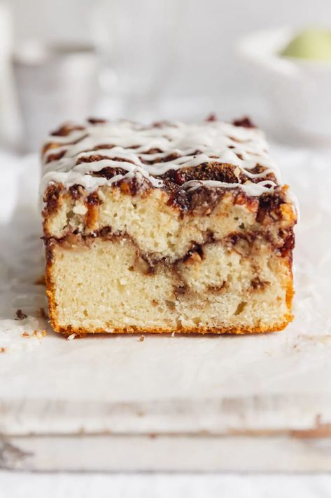 Apple Fritter Bread - Broma Bakery Blackout Chocolate Cake, Wine Brownies, Red Wine Brownies, Banana Bread Chocolate Chip, Homemade Apple Fritters, Apple Fritter Cake, Easy Quick Bread, Apple Fritter Bread, Moist Vanilla Cake