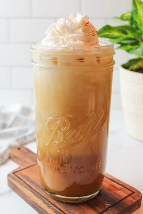 Milk Syrup, Cinnamon Coffee, Coffee Drink Recipes, Ice Coffee Recipe, Iced Latte, Coffee Recipes, Coffee Brewing, Maple Syrup, Coffee Drinks