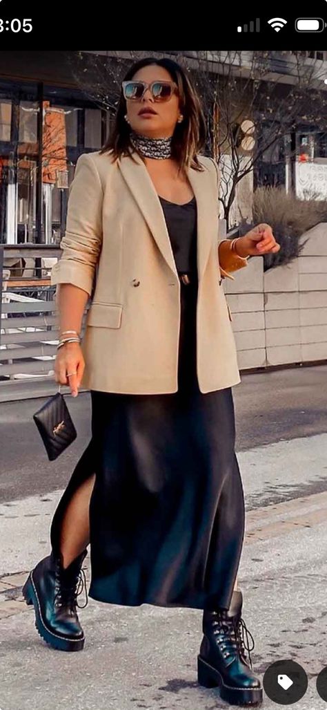 Leather Jacket And Combat Boots Outfit, Doc Martins Business Casual, Black Dress With Shoes Outfit, Alternative Classy Outfits, Business Casual Shoes Winter, Long Dress And Boots Outfit Winter, Styling Ankle Boots With Dresses, Chic Boots Outfit, Long Combat Boots Outfit