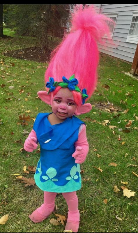 Troll Halloween Costume, Punny Halloween Costumes, Troll Costume, Halloween Costume Toddler Girl, Toddler Girl Halloween, New Halloween Costumes, Clever Halloween Costumes, Toddler Halloween Costumes, Parents Baby