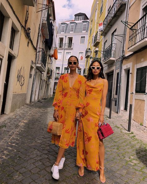 Dani Your Favorite Song! on Instagram: “matching with @aimeesong in #songofstyle floral maxi 👭 #Loveyou #Lisbon 🧡” Chic Work Outfits Women, Work Outfits Women Office, Elegant Work Outfits, Work Outfits Women Summer, Mode Instagram, Chique Outfits, Instagram Trends, Favorite Song, Stop Talking