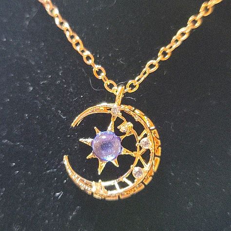 Nwot Goldtone Crescent Moon & Star Necklace Sun And Moon Accessories, Gold Elegant Jewelry, Psychic Jewelry, Moon Jewelry Aesthetic, Moon Outfit Aesthetic, Star Jewelry Aesthetic, Moon Necklace Aesthetic, Gold And Blue Jewelry, Crown Of Stars