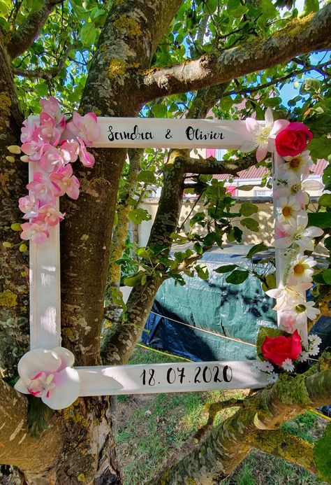 Deco Photobooth, Wedding Photobooth Frame, Cadre Photo Booth, Cadre Photo Diy, Decor Photobooth, Picture Booth, Backyard Movie Party, Photobooth Wedding, Foto Props