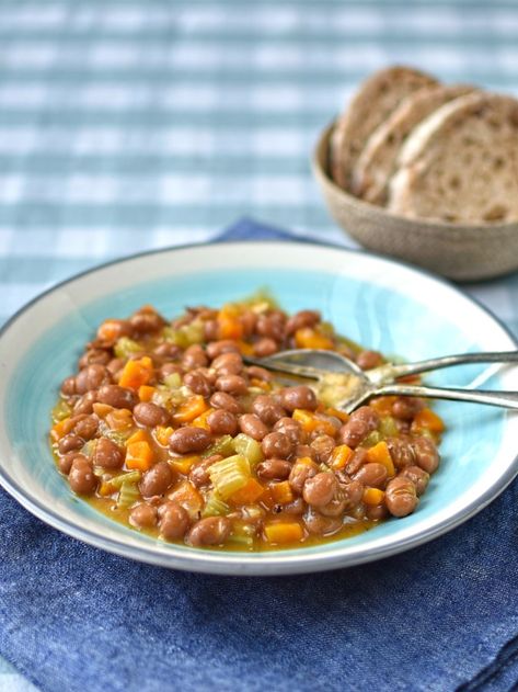 Bean Cassoulet, Vegetarian Recipes Easy, The Circus, Veg Recipes, Vegetarian Recipes Healthy, Pinterest Recipes, Bean Recipes, Healthy Vegetarian, Vegan Dishes