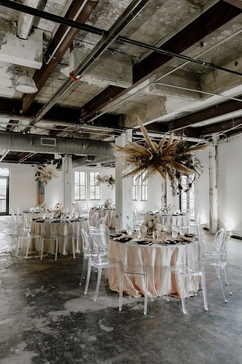 White Warehouse Wedding, Industrial Building Wedding, Modern Wedding Styling, Industrial Warehouse Wedding, Urban Industrial Wedding, Colorful Industrial Wedding, Warehouse Event Space, Warehouse Wedding Ceremony, Warehouse Wedding Reception