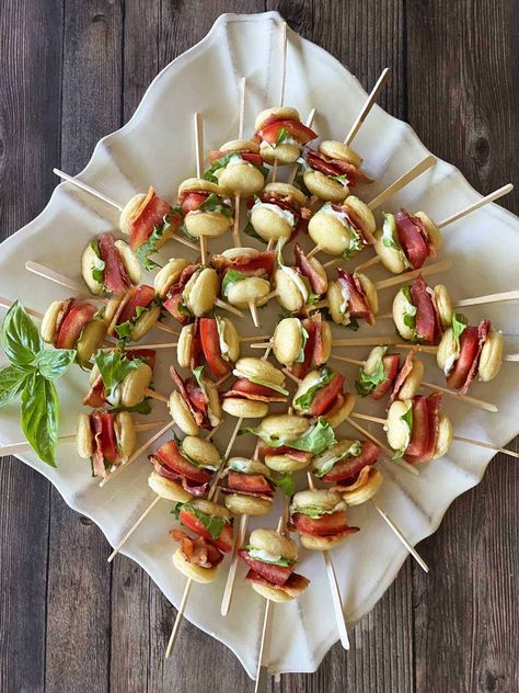 Blt Appetizer, Blt Sliders, Mini Blt, Blt Bites, Skewer Appetizers, Wedding Appetizers, Bacon Appetizers, Bacon Lover, Mini Sandwiches