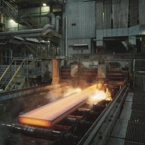 Heat treating is what makes high carbon steel strong. 1095 Steel, Heat Treating, Metal Shop, Handmade Knives, High Carbon Steel, Heating And Cooling, Blacksmithing, Wrought Iron, Carbon Steel