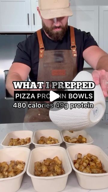 High Protein | Low Calorie | ✅ Healthy protein pizza bowls🔥By @tastyshreds 

Macros : 480 cals, 49g protein, 22 fat 22.5 carbs 

Makes 7 servings 

Pizza Protein Bowl... | Instagram Protein Pizza Bowl, High Protein Pizza Bowl, 400 Calorie Meals High Protein, High Protein Low Cal Meals, Low Cal High Protein Recipes, Pizza Bowls, Potato Cubes, 400 Calorie Meals, Protein Bowl