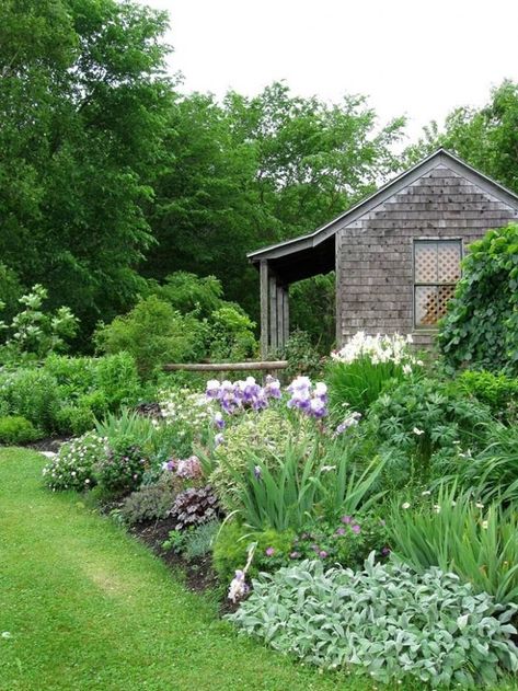 The Merryspring Nature Center in Camden is both a garden and a wonderful place for education and learning. New England Garden, Backyard Gardening, Farmhouse Garden, Home Garden Design, The Secret Garden, Garden Pathway, Chelsea Flower Show, Natural Garden, Country Gardening