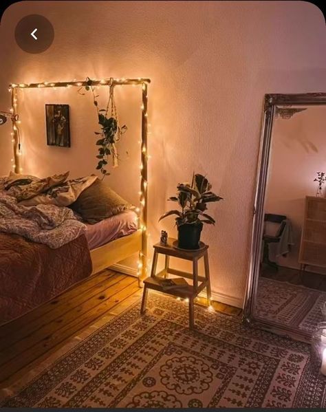 Tapestry Bedroom Cozy, Reka Bentuk Bilik Tidur, Zimmer Diy, Bedroom Decor For Small Rooms, Hiasan Bilik Tidur, Easy Diy Room Decor, Bedroom Cozy, Couch Blanket, Apartment Bedroom Decor