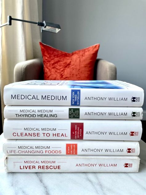 Medical Medium Heavy Metal Detox Smoothie Recipe Books Medical Books Aesthetic, Books For Doctors, 369 Cleanse, Heavy Metal Detox Smoothie, Metal Detox Smoothie, Holistic Nutrition Books, Biblical Pictures, Medical Medium Anthony William, Healing Lifestyle