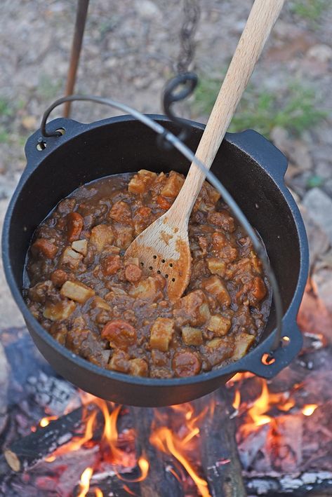 Campfire Meal, Easy Meals To Cook, Healthy Camping Food, Meals To Cook, Easy To Cook Meals, Camping Dinners, Easy Camping Meals, Dutch Oven Cooking, Campfire Food