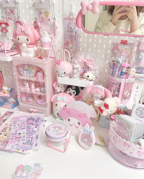 Hello Kitty Room, Kawaii Room Ideas, Kitty Room, Hello Kitty Room Decor, Hello Kitty Bedroom, Kawaii Bedroom, Study Desk Decor, Otaku Room, Pink Desk