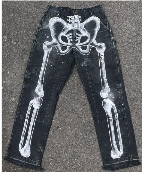 Grunge Bleached Jeans, Skeleton Pants Bleach, Paint Ideas On Jeans, Custom Jeans Paint Ideas, Alt Painted Jeans, Bleach Pants Design Grunge, Bleached Pants Ideas, Painting On Black Jeans, Diy Pants Paint