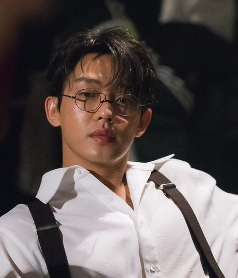 YOO AH IN in Chicago Typewriter Side Part Mens Haircut, Chicago Typewriter, Yoo Ah In, Asian Guys, Korean Star, Blue Dragon, Kdrama Actors, Korean Celebrities, 인물 사진