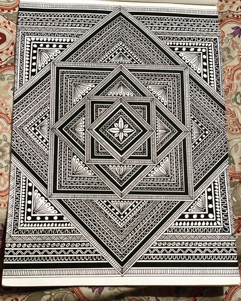 Mandala Illusion Art, Mandala Art Pattern Design, Mandal Arts Easy, Pencil Art Drawings Mandala, Abstract Sketches Pencil, Mandal Arts Creative Easy, Pencil Mandala Art, Mandala Doodle Art Design, Geometric Designs Art Creative