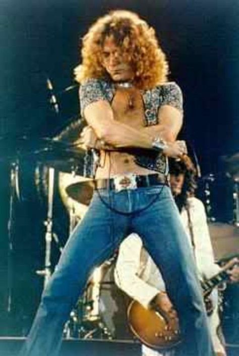 20 Amazing Photographs of Robert Plant in Flares and Skin Tight Jeans in the 1970s ~ Vintage Everyday Almost Famous Quotes, Robert Plant Led Zeppelin, Dark Wizard, Peter Steele, John Paul Jones, Greatest Rock Bands, John Bonham, Led Zep, Paul Stanley