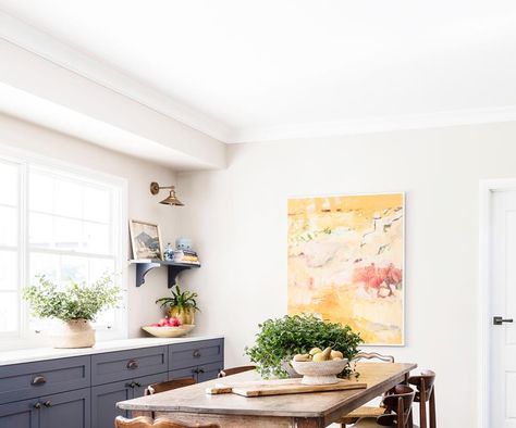 Corner Breakfast Nook Ideas, Rug Under Kitchen Table, Rug Under Dining Table, Vintage Dining Room, Dining Room Rug, The Design Files, Dining Room Design, Room Table, Room Rug