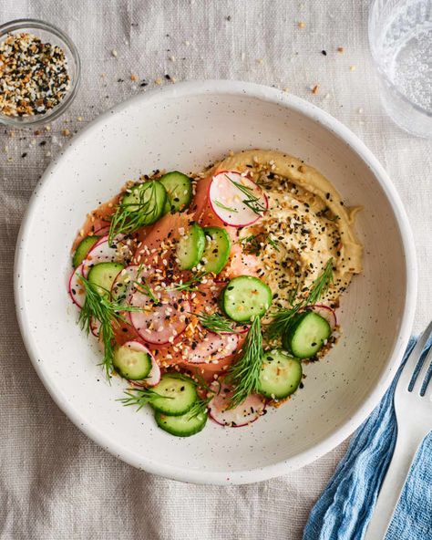 Loaded everything bagel, hold the bagel! READ MORE... Everything Bagel Hummus, Hummus Bowl, Smoked Salmon Bagel, Salmon Bagel, Fried Goat Cheese, Hearty Lunch, White Bean Salad, Veggie Sandwich, Fast Lunch